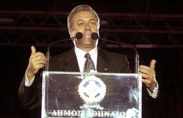 Την επιστροφή του στην κεντρική πολιτική σκηνή προανήγγειλε ο Δ.Αβραμόπουλος