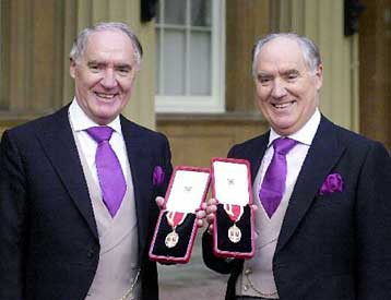 Στα χέρια των αδελφών Μπάρκλεϊ ο εκδοτικός όμιλος Hollinger International