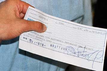 Ανοίγει το ενδεχόμενο της προσωποκράτησης για όσους εκδίδουν ακάλυπτες επιταγές