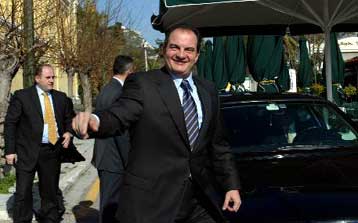 Τις θέσεις της ΝΔ για την οικονομία παρουσίασε σε νέους επιχειρηματίες ο Κ.Καραμανλής