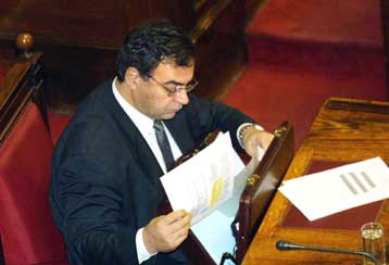 Στη Βουλή το νομοσχέδιο για την αναπροσαρμογή των συντάξεων του Δημοσίου