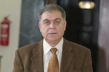 Ικανοποίηση στη ΝΔ για την παραίτηση Καραχάλιου από τα ΕΛΠΕ