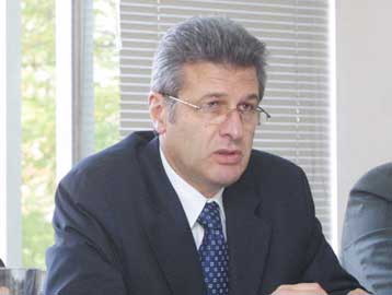 Εγκώμια για Καραχάλιο και απάντηση στις αιτιάσεις της ΝΔ από τον Ακη Τσοχατζόπουλο