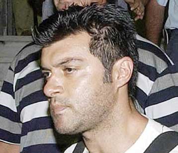 Σε κλίμα έντασης η δίκη του δασοπυροσβέστη που σκότωσε τους τρεις κυνηγούς στη Λαμία