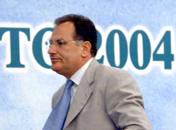 Παρών και στην πρώτη γραμμή δήλωσε ο Κ.Λαλιώτης μετά τη συνάντηση με τον Γ.Παπανδρέου