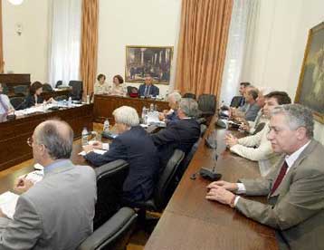 Αμεσα μέτρα για την ισότιμη προβολή των κομμάτων στην ΤV ζητά από το ΕΣΡ η Βουλή