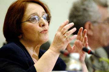 Ευχή προς τους εργοδότες η πρόταση Παπανδρέου για την ανεργία κατά την Αλ.Παπαρήγα