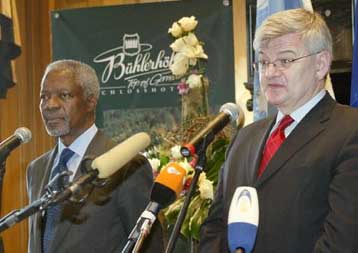 Λύση στο Κυπριακό με βάση το σχέδιο Ανάν ζητούν από την Αγκυρα Φίσερ και Γουέστον