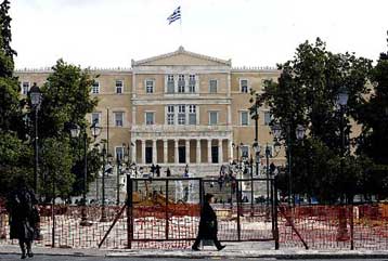 Αρχισαν οι εργασίες ανάπλασης της πλατείας Συντάγματος