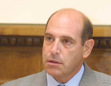 Προβληματισμός και ανησυχίες από την έκθεση του ΙΟΒΕ για τις ξένες επενδύσεις