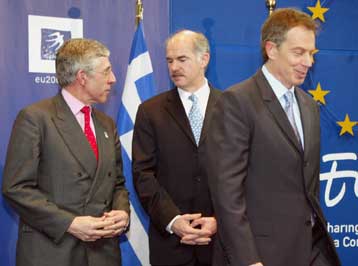 Η επίλυση του Κυπριακού στο επίκεντρο των επαφών του Γιώργου Παπανδρέου στο Λονδίνο