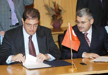 Υπεγράφη το μνημόνιο συνεργασίας Ελλάδας-Τουρκίας για την επέκταση της Εγνατίας