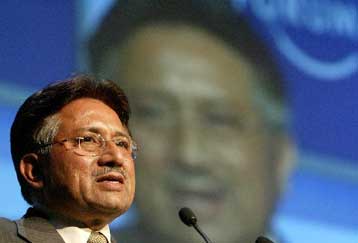 Την Αλ Κάιντα «βλέπει» ο Περβέζ Μουσαράφ πίσω από τις απόπειρες δολοφονίας του