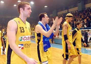 Ο Ηρακλής «διώχνει» τον Αρη από το Ιβανώφειο