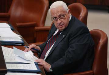 Με επίσκεψη στο Λευκό Οίκο επιχειρεί ο Σαρόν να αλλάξει το κλίμα σκανδαλολογίας