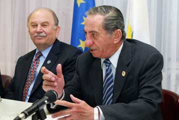 Επιφυλάξεις σε Λευκωσία και Αθήνα μετά τις εξαγγελίες της Αγκυρας για το Κυπριακό