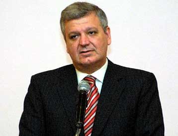 Αντιπαράθεση Πρωτόπαπα-Ρουσόπουλου για υπογραφές της ΝΔ σε παλαιότερη τροπολογία