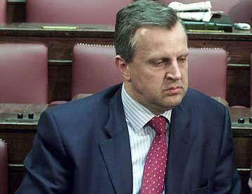 Εμπιστεύθηκα πρόσωπα που δεν το άξιζαν, δηλώνει ο βουλευτής του ΠΑΣΟΚ Νίκος Φλώρος