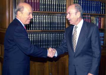 Τη διάλυση της Βουλής στις 11 Φεβρουαρίου εισηγήθηκε στον Πρόεδρο ο Κώστας Σημίτης