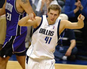 Όγδοη σερί νίκη των Μάβερικς με πρωταγωνιστές τους Φίνλεϊ και Νοβίτσκι