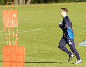 Στη Ρέιντζερς και ο έτερος αδελφός Ντε Μπουρ-Ο Φρανκ βρίσκει τον Ρόναλντ