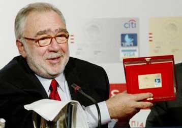 Κινδυνεύει με νυστέρι ο Μπούτσεκ-Αδεια στον Ελευθερόπουλο