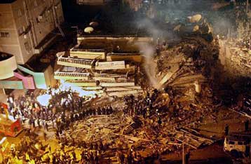 Τουλάχιστον 14 νεκροί από την κατάρρευση κτιρίου στο Κάιρο