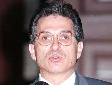 Δυσαρέσκεια Ανθόπουλου για την απόφαση διαγραφής του – Στηρίζει την κυβέρνηση