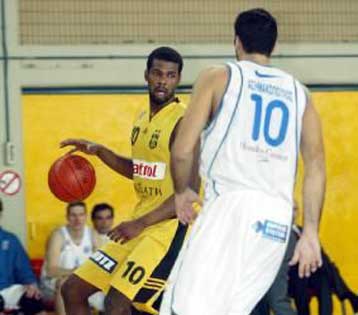 Μετά… ξύλου, ο Αρης 92-81 την Μπάμπεργκ-Νίκη για Μαρούσι, ήττα για Περιστέρι