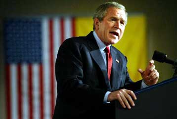 Υπεραμύνεται του πολέμου στο Ιράκ ο Μπους κόντρα στις αμφιβολίες για τα όπλα