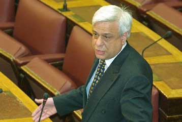 Καμία σύνδεση του Προκόπη Παυλόπουλου με την υπόθεση Πόρτο Καρράς, λέει η Ρηγίλλης