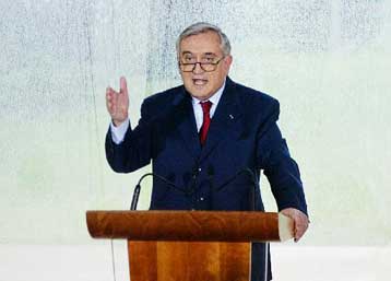 Εγκρίθηκε το νομοσχέδιο απαγόρευσης των θρησκευτικών διακριτικών στα γαλλικά σχολεία