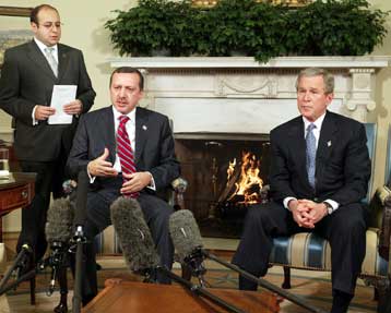 «Σημείο αναφοράς» για την Αγκυρα το σχέδιο Ανάν επανέλαβε ο Ερντογάν από τις ΗΠΑ