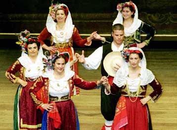 Στου Φιλοπάππου για ακόμη τρία χρόνια το θέατρο «Δόρα Στράτου»