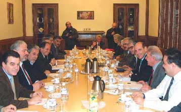 Αδιέξοδο στη συνάντηση ΓΣΕΕ-ΣΕΒ για αυξήσεις και ωράριο εργασίας