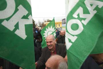 Το ΠΑΣΟΚ αναλαμβάνει πρωτοβουλίες ανατροπής του πολιτικού σκηνικού, είπε ο Γ.Παπανδρέου