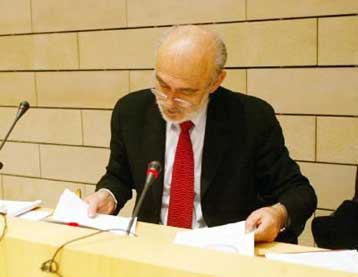 Τέλος στην αλληλογραφία με τις ΠΑΕ θέλει να δώσει ο Λιάνης