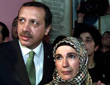 Χώρα-μοντέλο η Τουρκία για τη Μ.Ανατολή και τον μουσουλμανικό κόσμο, λέει ο Ερντογάν