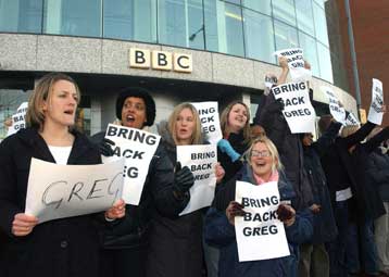 «Σκιές» στο πόρισμα του δικαστή Χάτον ρίχνει ο παραιτηθείς διευθυντής του BBC