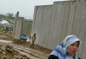 Το Ισραήλ αμφισβητεί τη δικαιοδοσία της Χάγης να αποφανθεί επί του «τείχους ασφαλείας»