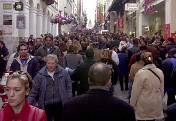 «Όχι» στην απελευθέρωση των εμπορικών προσφορών, λέει η ΓΣΕΒΕΕ