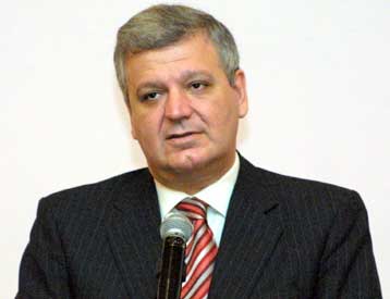 Θα φθείρουν τους εαυτούς τους, όσοι οικοδομούν ένα νέο 89, δήλωσε ο Χρ.Πρωτόπαπας