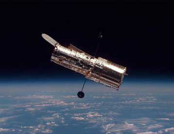 Η NASA δέχεται να επανεξετάσει τον παροπλισμό του Hubble