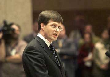 Η ολλανδική κυβέρνηση στηρίζει την άρση του εμπάργκο όπλων στην Κίνα