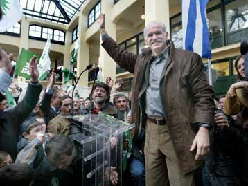 Αντιπαράθεση στη βάση προγραμμάτων ζήτησε από την Καρδίτσα ο Γιώργος Παπανδρέου