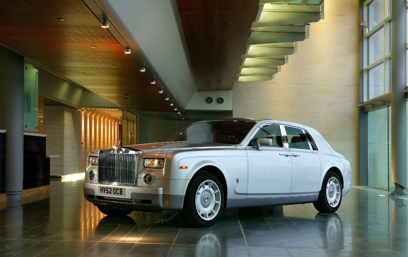Ένα χρόνο παραγωγής γιορτάζει η Rolls-Royce Phantom