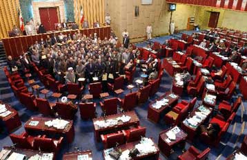 Σε παραίτηση οδηγήθηκαν 114 μεταρρυθμιστές βουλευτές του Ιράν