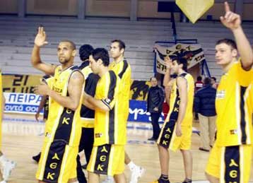 Διασυρμός Ολυμπιακού στη Νέα Σμύρνη-Τα εύκολα δύσκολα έκανε η ΑΕΚ στο Ηράκλειο