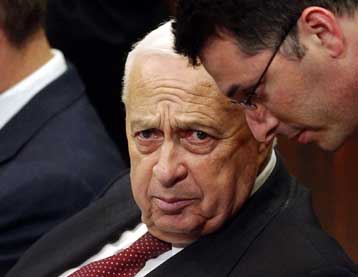 Απειλές Σαρόν για σχηματισμό νέας κυβέρνησης, εάν βρει εμπόδια στα σχέδια εκκένωσης