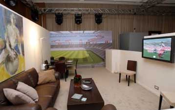 Ο Κόκκαλης θέλει το δέκατο πέμπτο και ο Καρεμπέ την παραμονή του